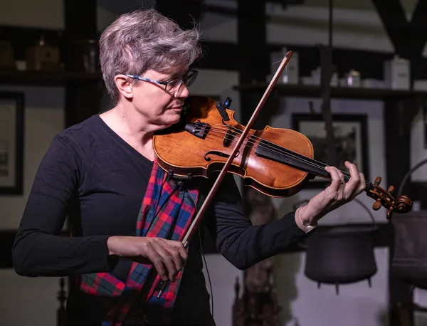 Julia Dignan